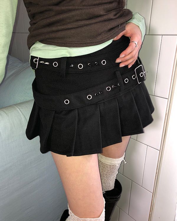 WONDER WONDER（ワンダーワンダー）の「Elle Double Belt Pleated Mini Skirt（Skirts）」