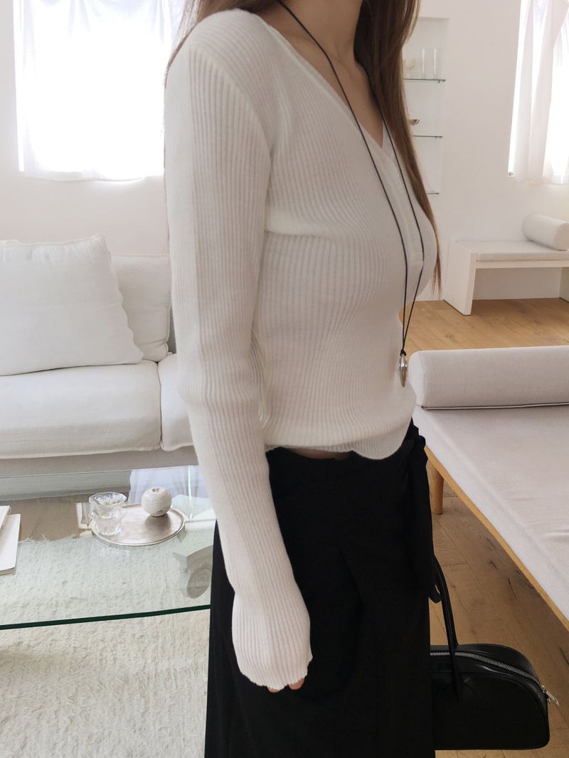 Usual v button knit