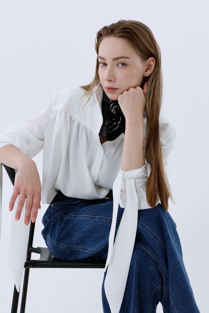 Loventina（ラヴェンティナ）の「BOHEM KNOT BLOUSE_IVORY（Tops）」