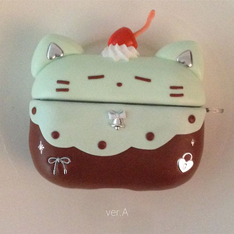 【MADE】 Mint chocolate cat AirPod case