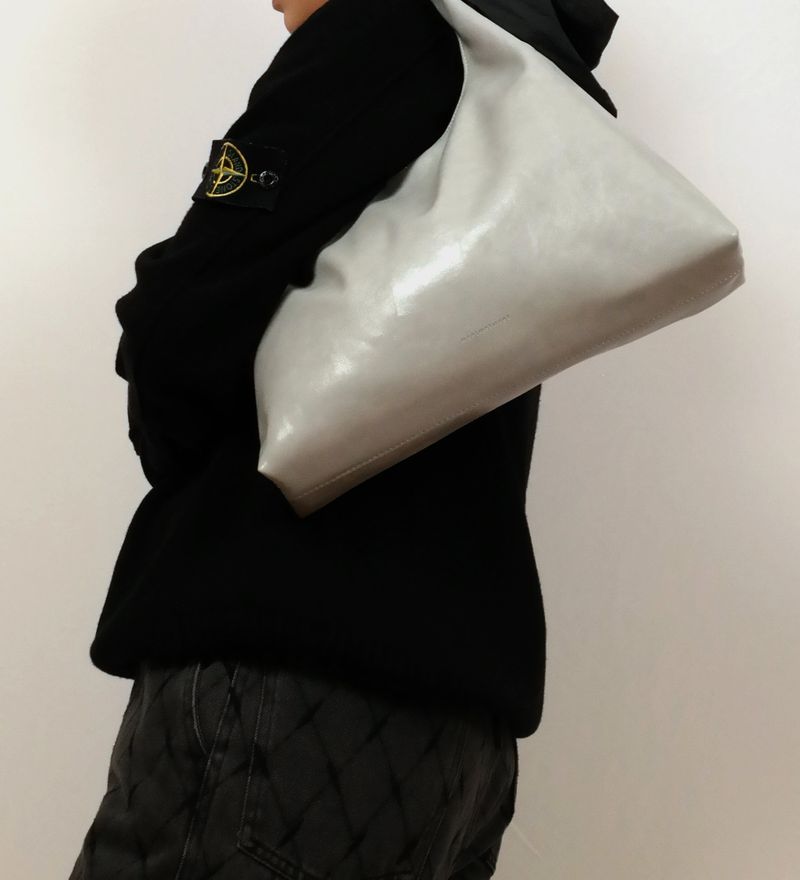 meetmetmeet（ミートメットミート）の「peak grey（Bags）」