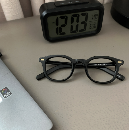 LOOKPLE（ルックプル）の「チャーリーベーシックホーンリムドグラス（ファッション小物）」