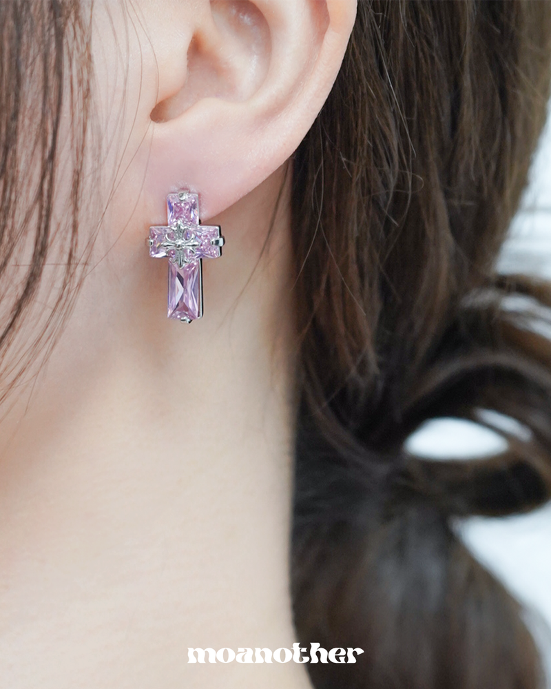 [Hearts2Hearts A-NA Pick!](Silver Post) Pink Cubic Cross Earring