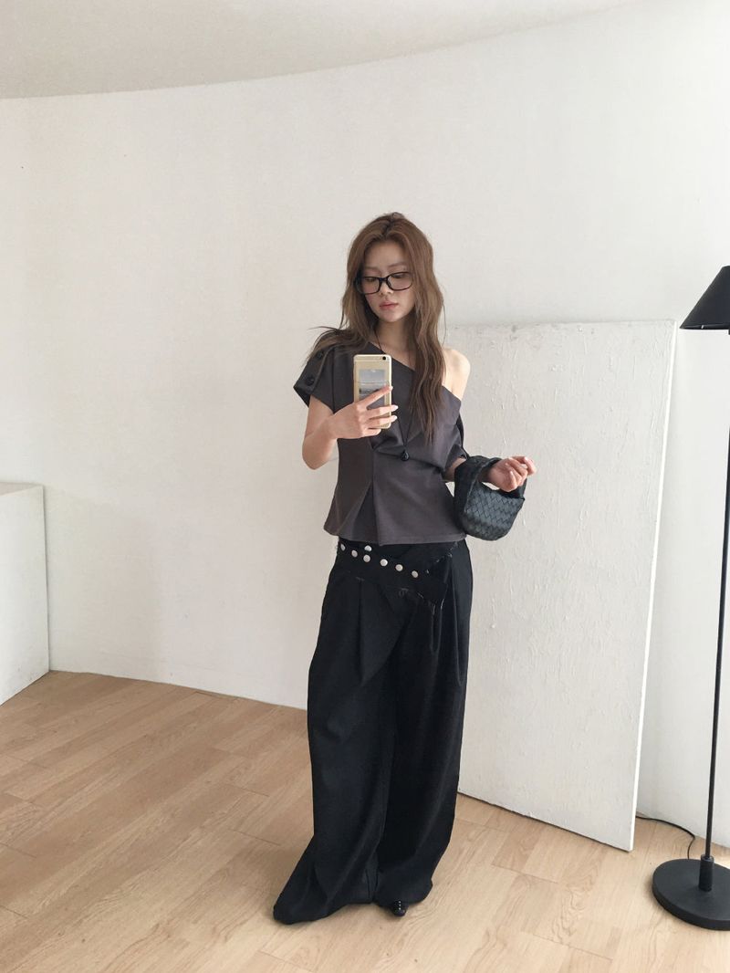 Stud belt wide trousers