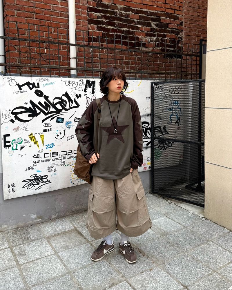 Vintage Star Contrast Raglan Long Sleeve Tee