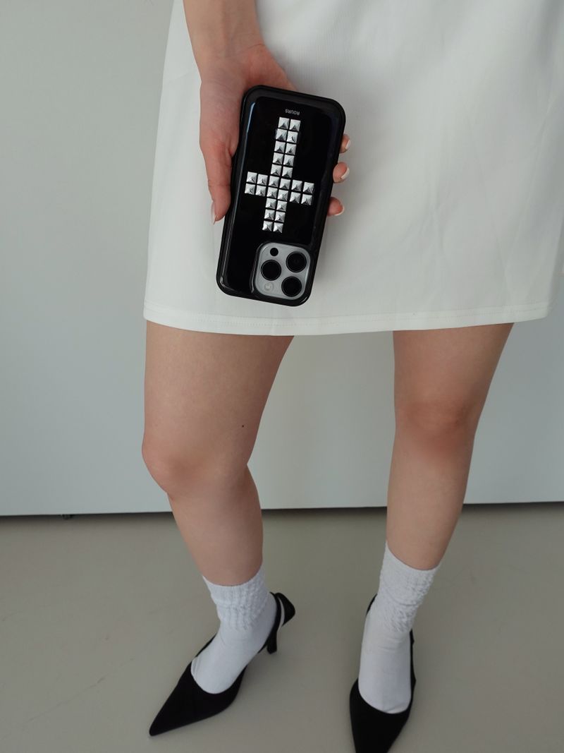 des stud case (black)