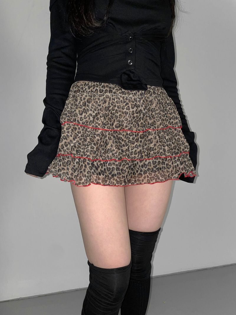 floor leo shorts (2 color)