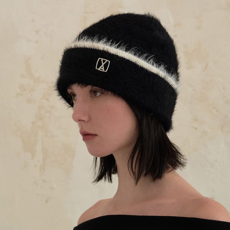 VARZAR（バザール）の「VA Square Stud Hairy Beanie / Black（Hats）」