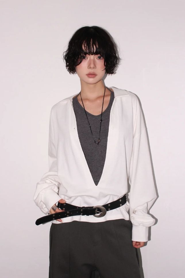 DEEP V-NECK COLLAR SWEATSHIRT