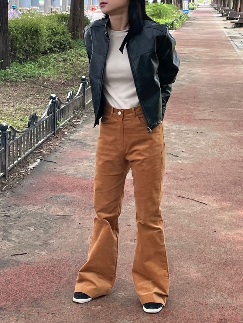 Suede slim bootcut pants