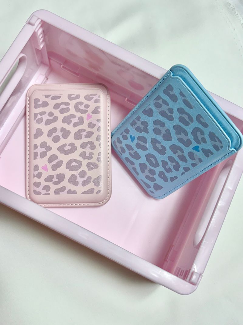 BENEE（ベニー）の「magsafe card wallet Leopard（Smartphone Accessories）」