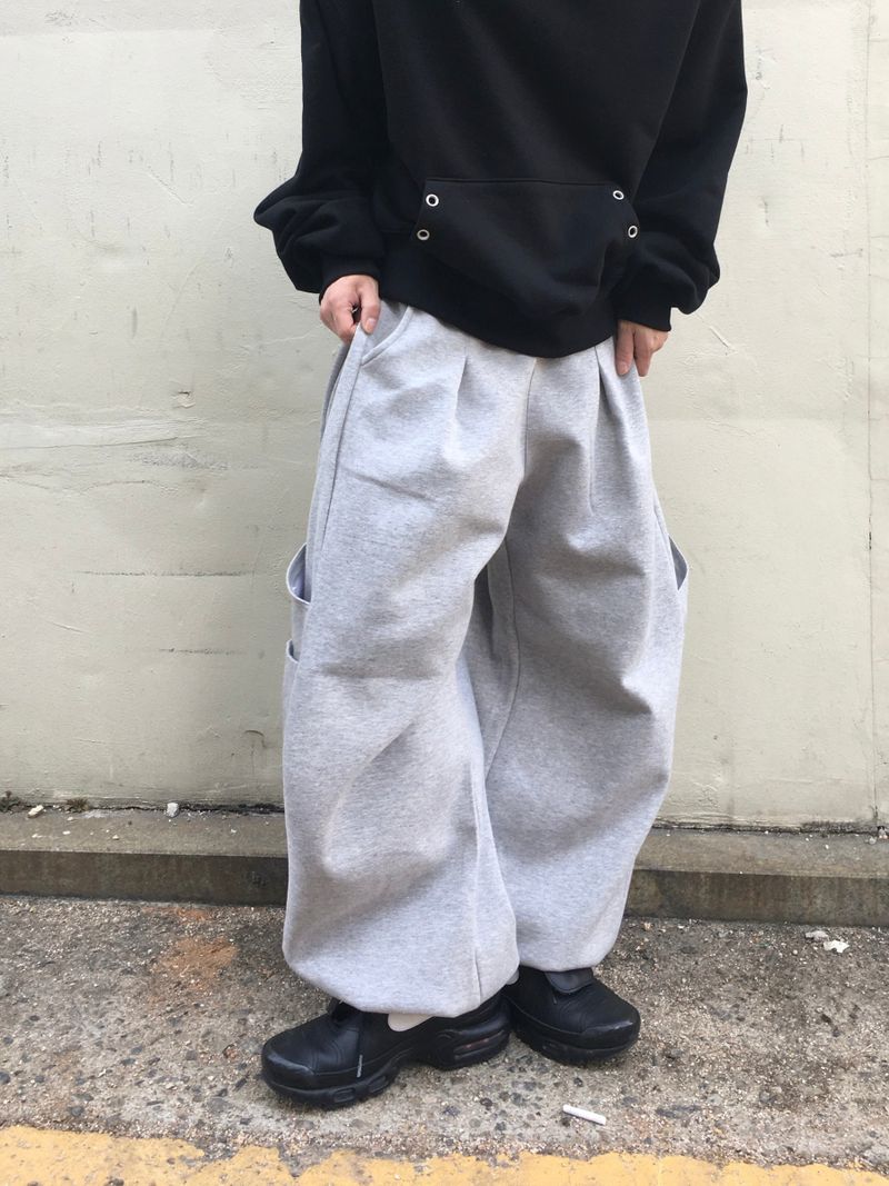 DISCERNMENT（ディサーンメント）の「Noel Side Cargo Sweatpants 3C（Pants）」