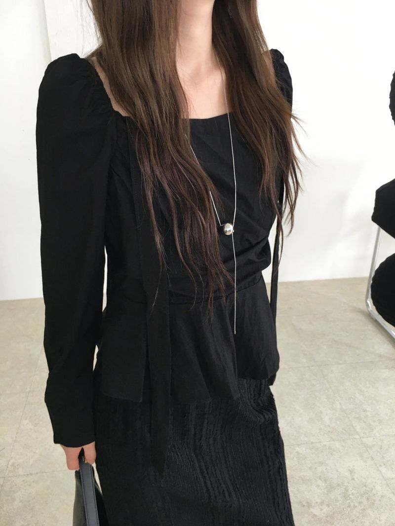 Ribbon wrap blouse
