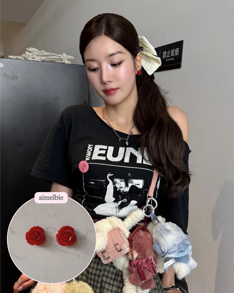 [Kwon Eunbi Piercing] Petit Rose Cabochon Piercing - Red