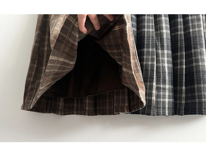 Dotten Check Woolen Pleated Midi Skirt