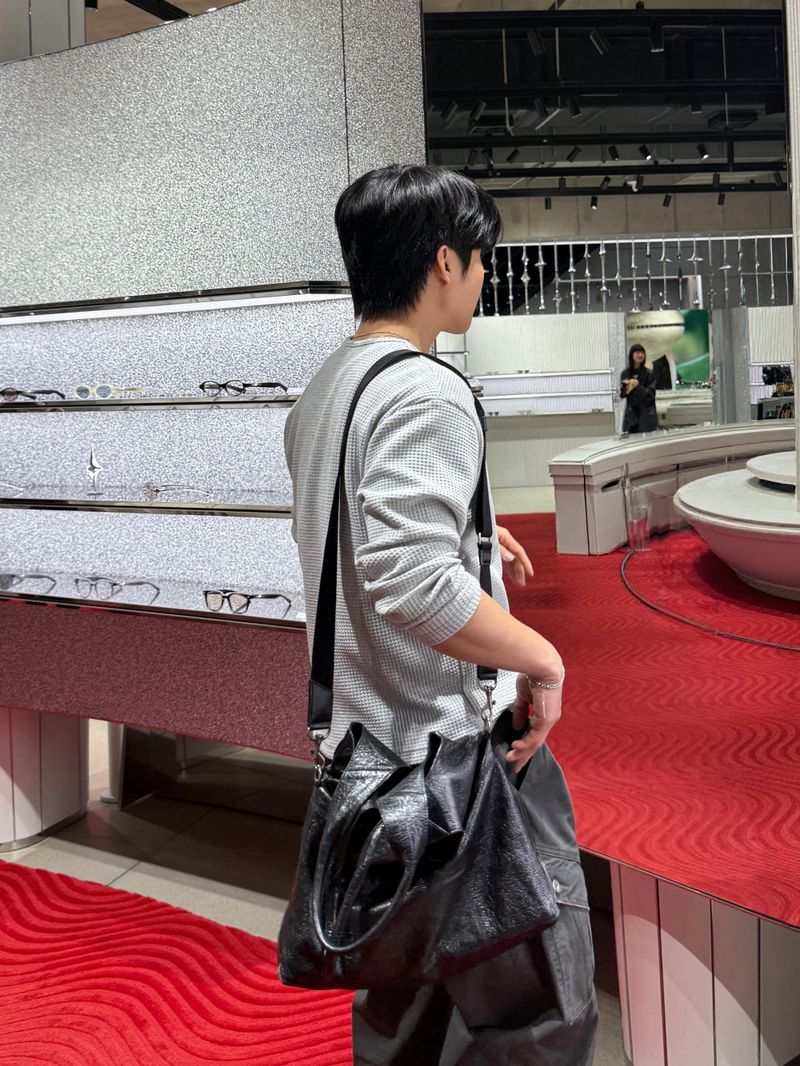 Deep garment pin dying cargo pants