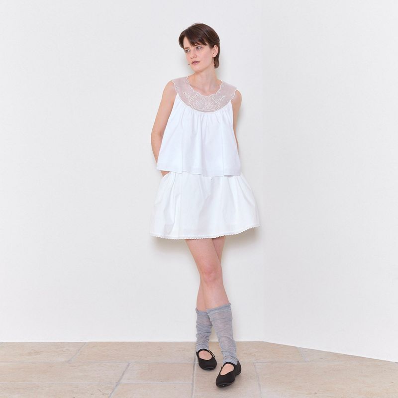 Swan Embroidered A Line Blouse _ White