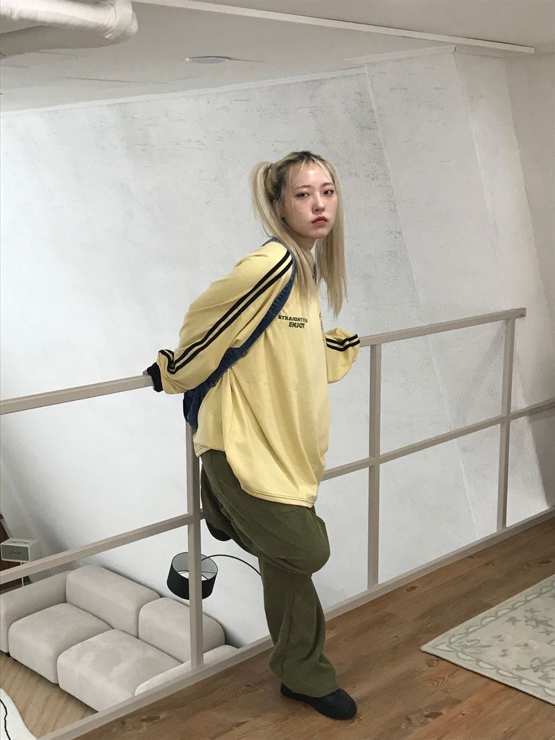 Sporty long sleeve top