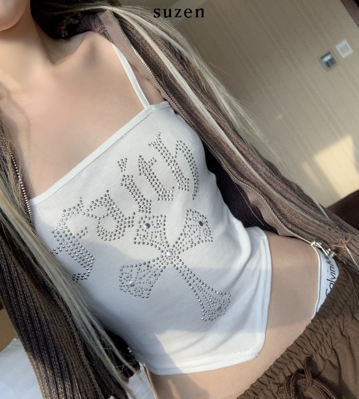 suzen（スゼン）の「hikomi lettering y2k Top (white)（Tops）」