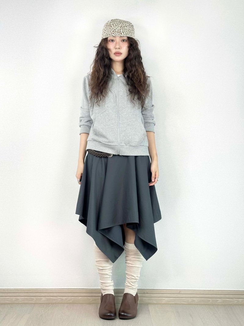 Yuragi Asymmetrical Skirt