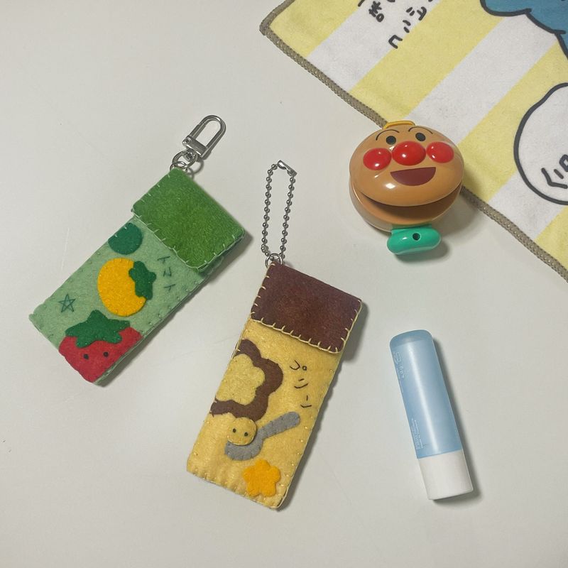 [MADE] Tomato Lip balm Key ring