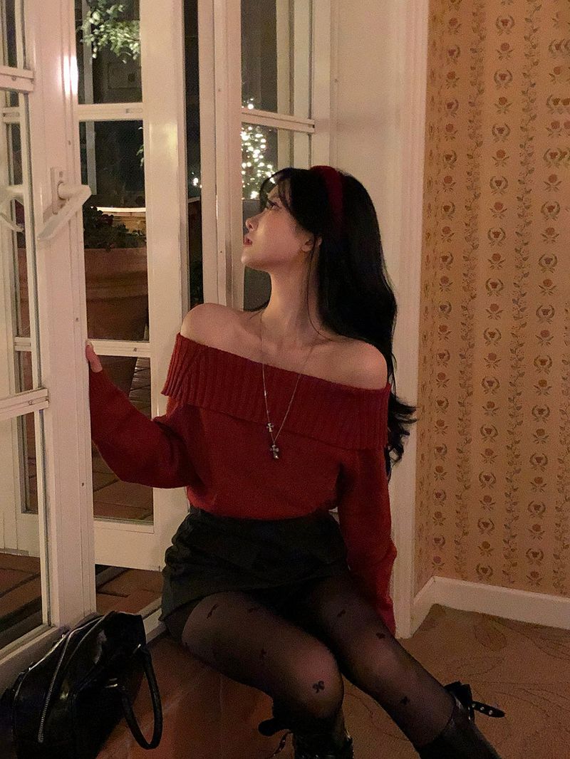 [BELLIDE MADE] KISSME, OFF-SHOULDER FINGER HOLE KNIT