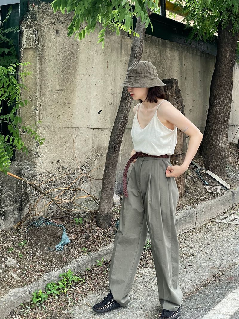 Natural linen sleeveless