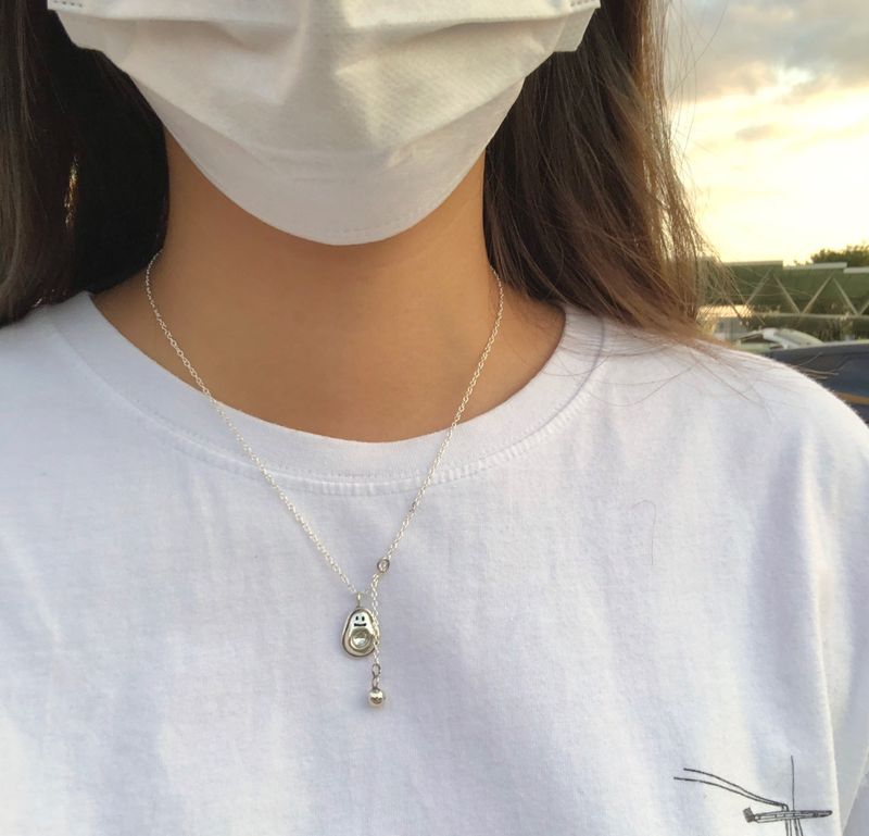 Livciel（リヴシーエル）の「ミノモンネックレス (アボカドモン)（アクセサリー）」