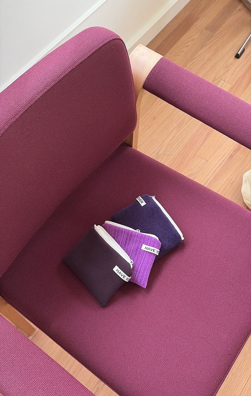 Ribbed flat pouch - deep purple , M size