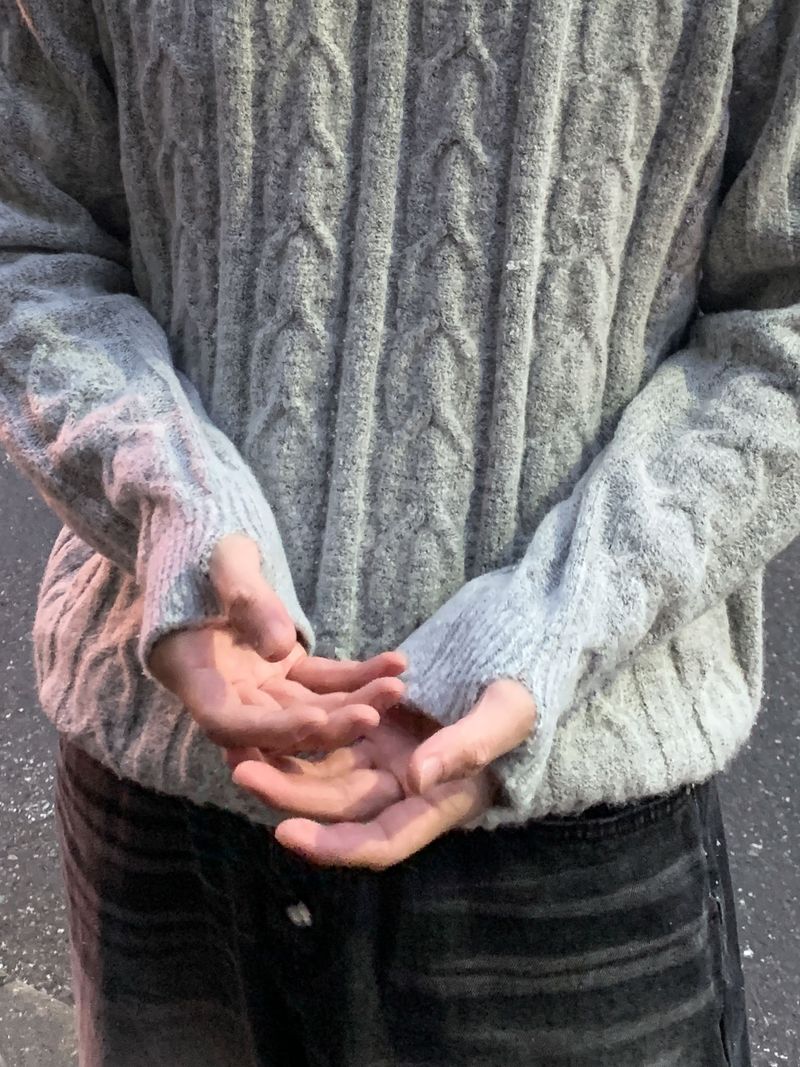 Cozy warmer cable round knit