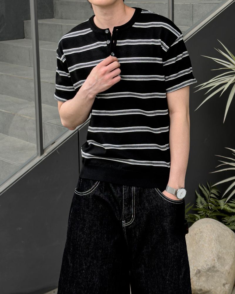 JIIGEUM(ジグム)の「Diron Striped Henley Knit(Tops)」