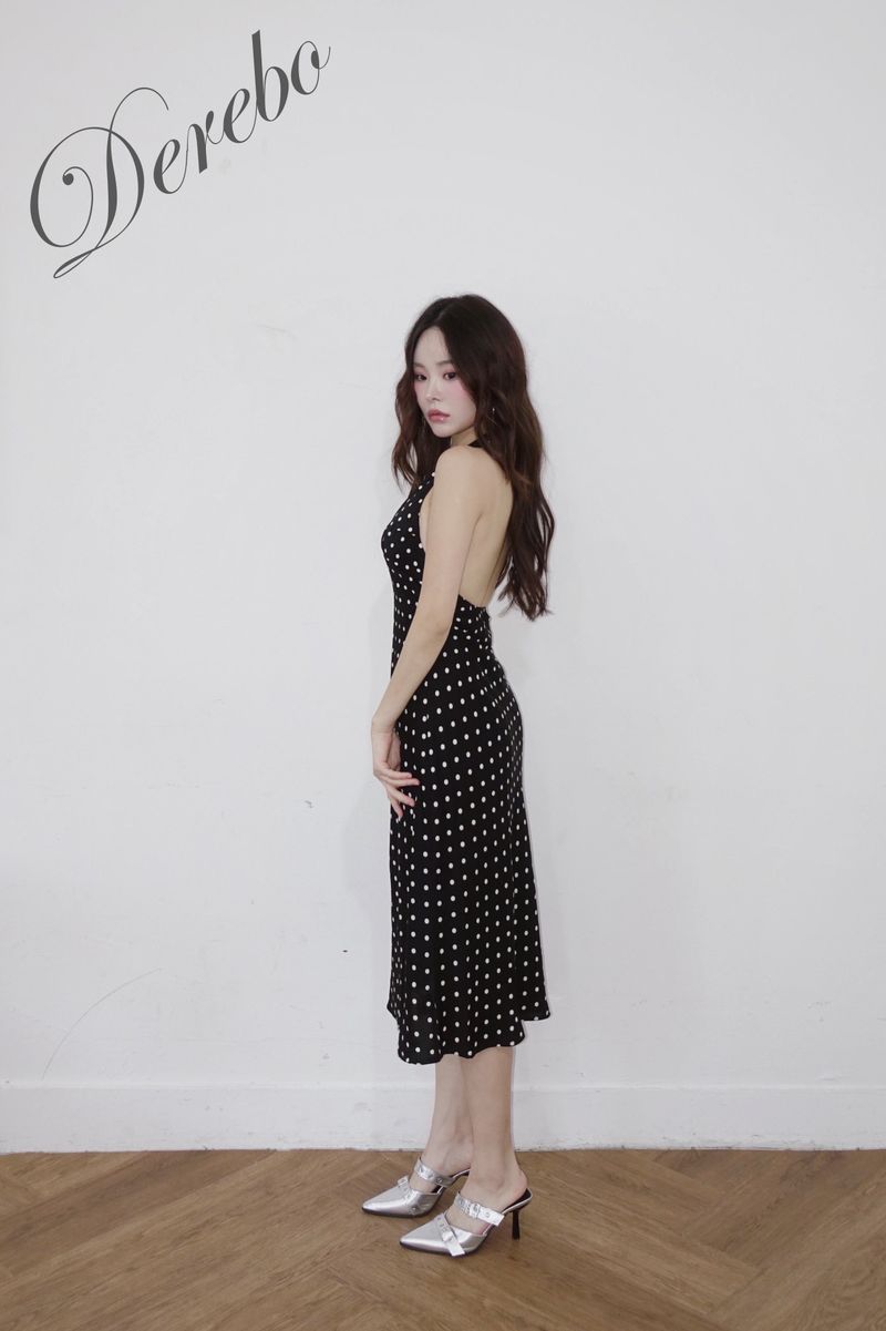 dot halter-neck sleeveless V-neck long dress
