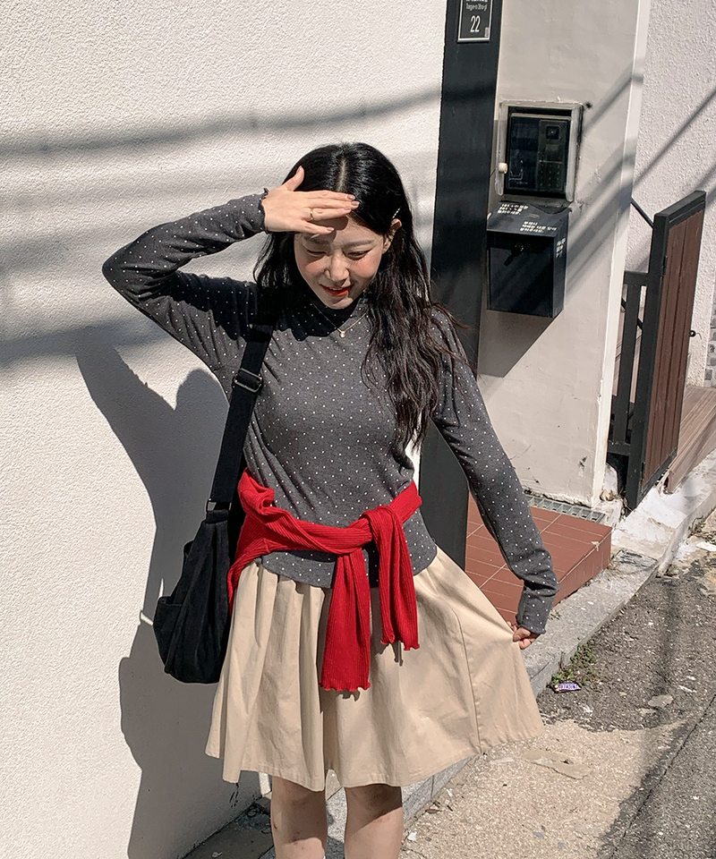 Dot Wave Turtleneck T-Shirt