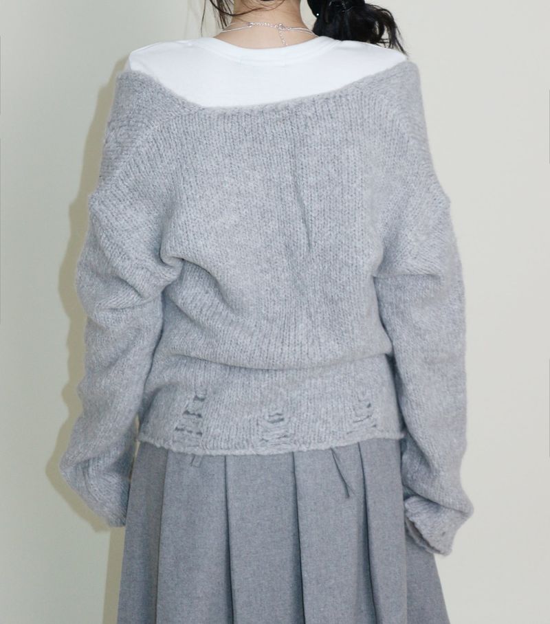 open stud U-neck round long-sleeved T-shirt