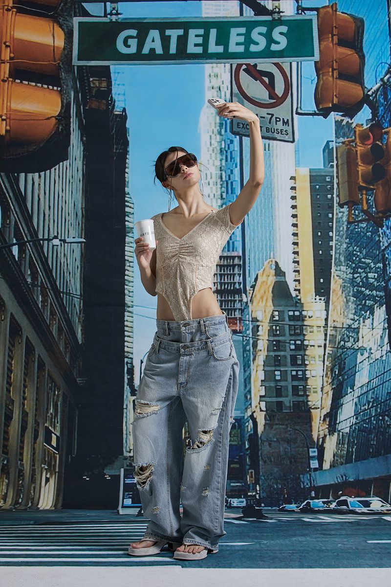 FOLDING SAGGING DENIM