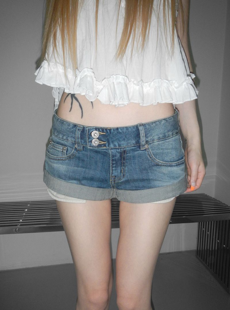 Indigo rollup denim shorts