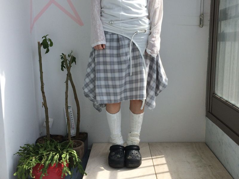 loose-fit strap sleeveless
