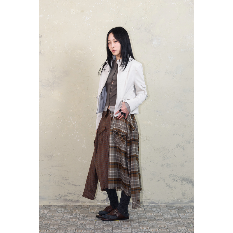 LAYERED BUTTON LOOP TOP