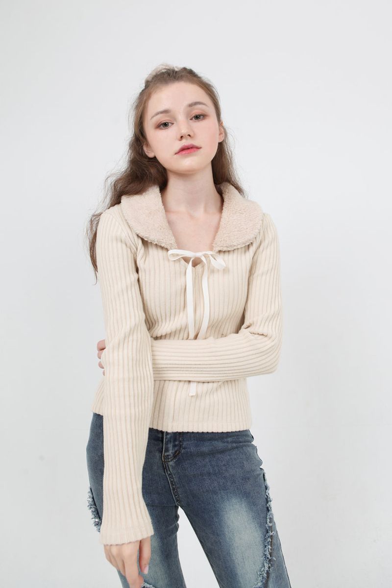 fur collar knit t-shirt beige