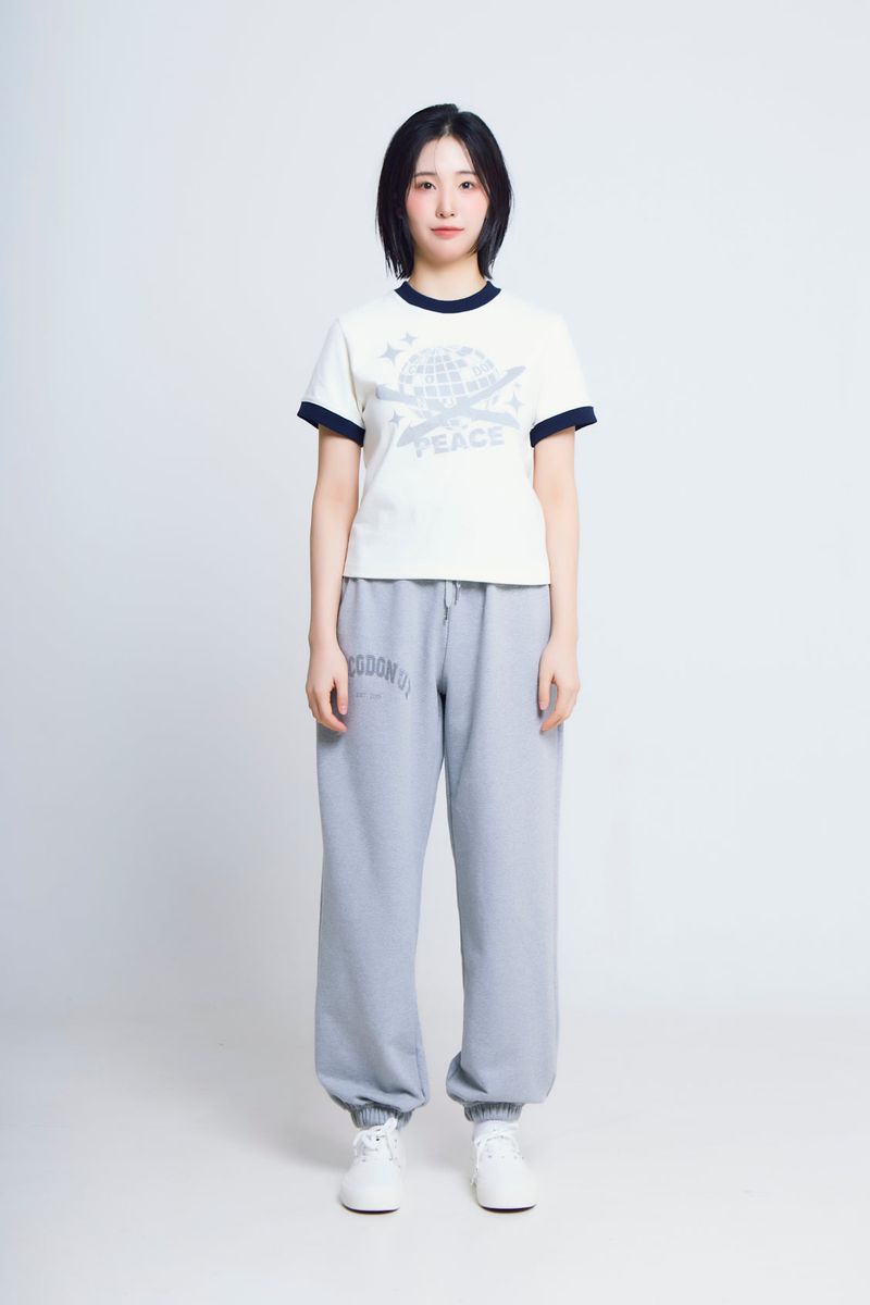 DISCODONUT（ディスコドーナツ）の「ユニバーサルプリント ½Tシャツ (ivory/navy)（トップス）」