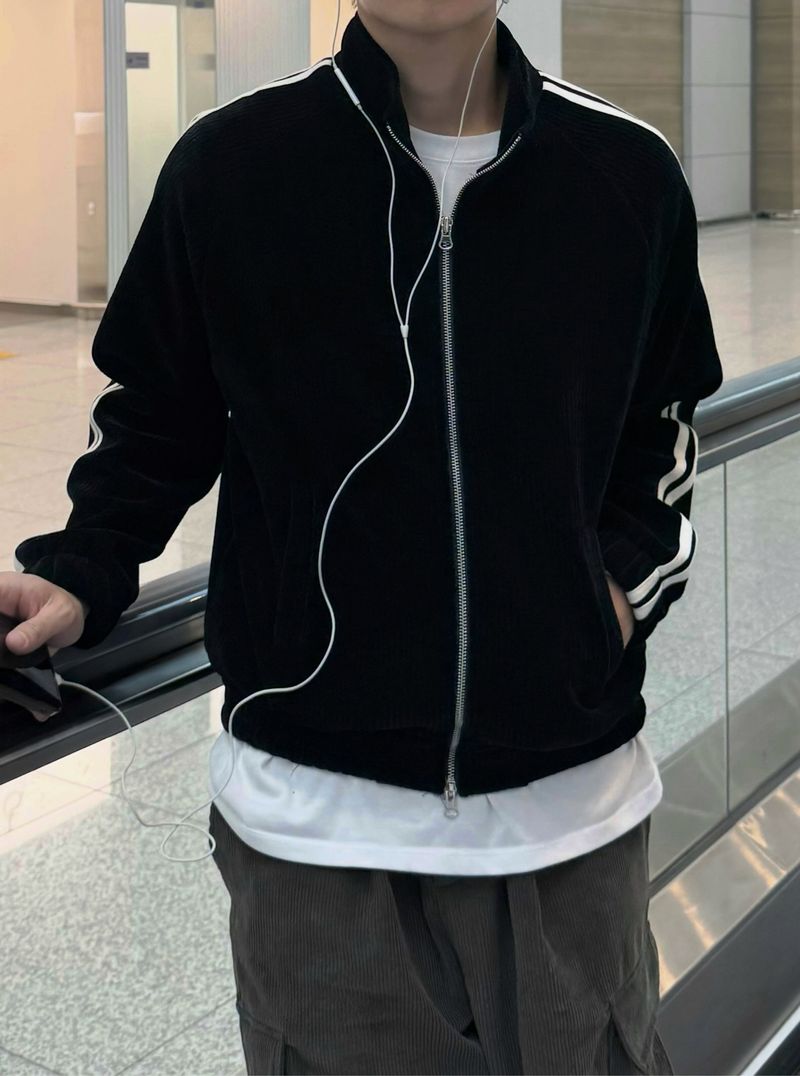 ONEPICK CLOTHES(ワンピッククローズ)の「BELLO TRACK LINE ZIP UP(Tops)」