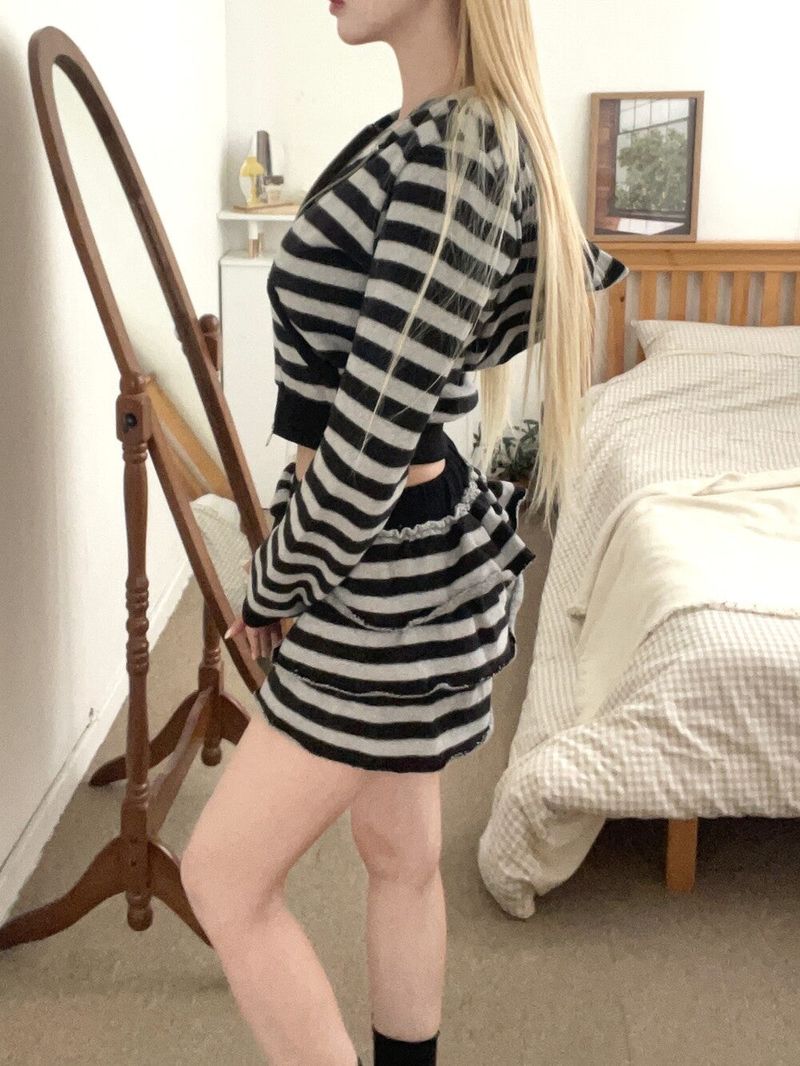 1476. Love stripe crop hood zip-up (2color)