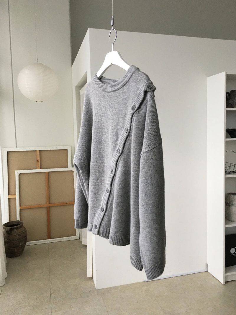 Cross button loose wool knit