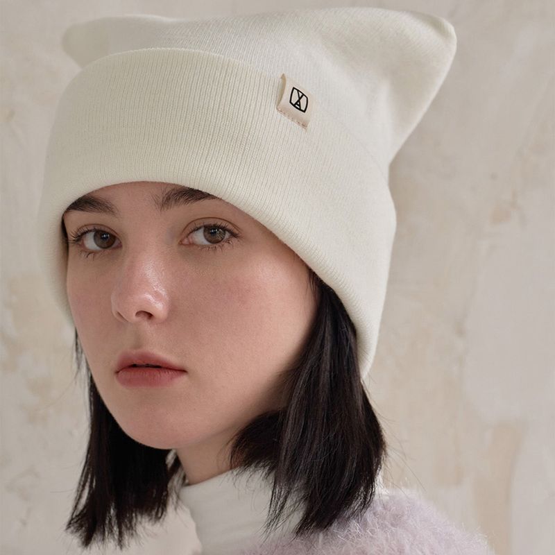 VA Label Square Beanie / White