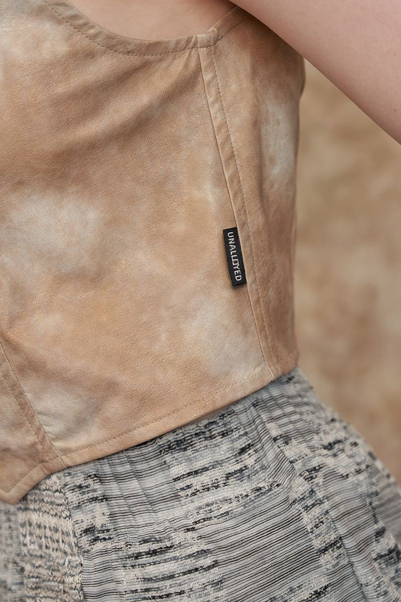 [22S] BACK SLIT VEST