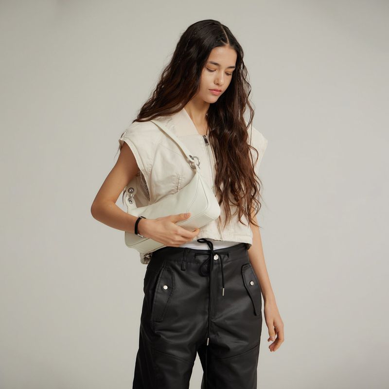 MAISON246（メゾン246）の「POE BAG WHITE（Bags）」