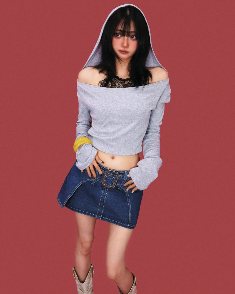 eve off-shoulder hood crop T