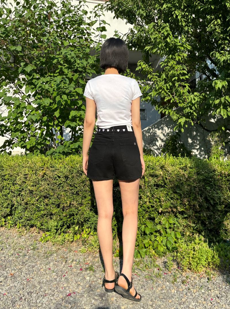 HEART EMBROIDERED BLACK DENIM SHORTS code 18206