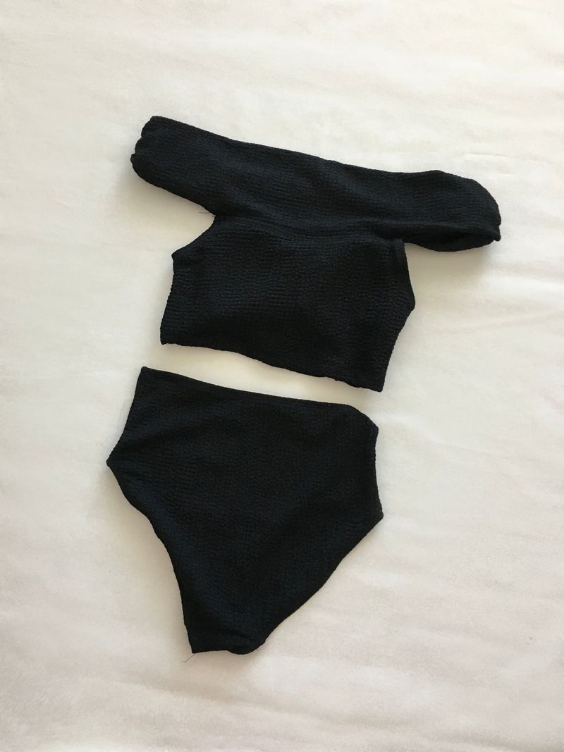 Cuff off-shoulder bikini (one color)