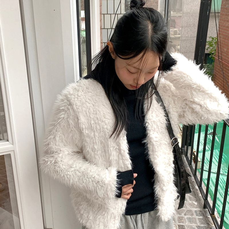 Aroki bubble pearl button fur jacket